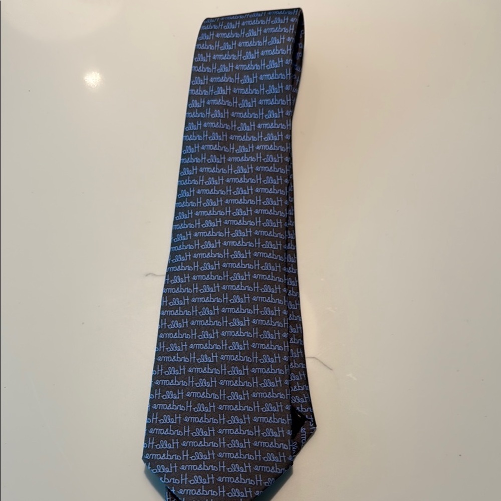 Sophisticated Blue Silk Tie with Textured Pattern